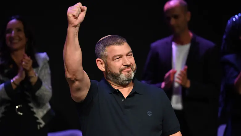 First poll after Ofer Winter enters politics: Six seats, Smotrich out