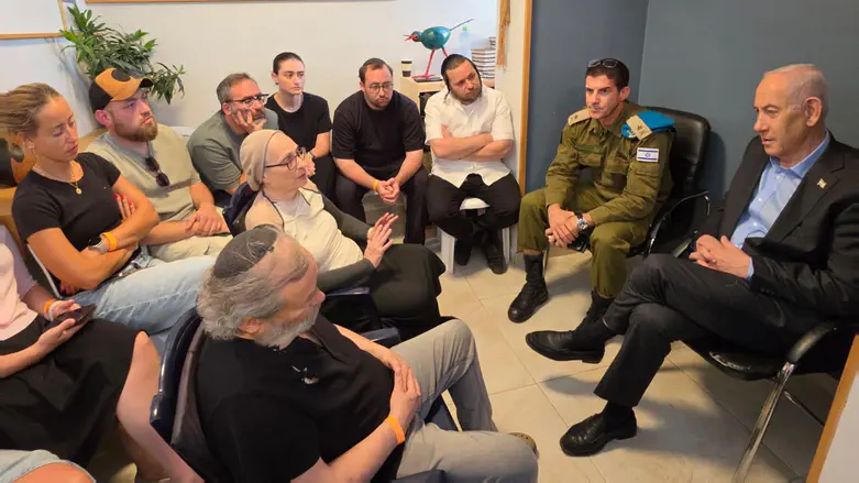 ‘Entire nation is moved’: Netanyahu visits family of Yehuda Katz