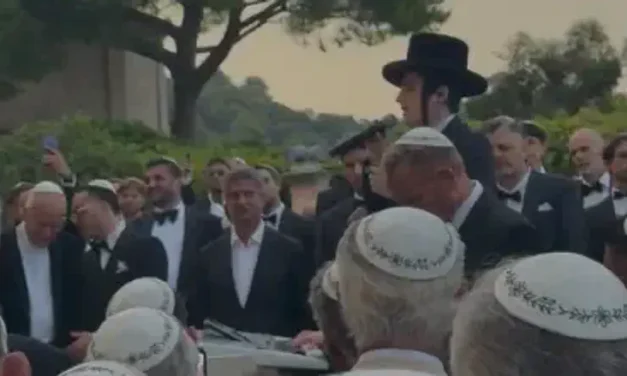 Watch: Hassidic singer moves guests at Omer Adam’s wedding