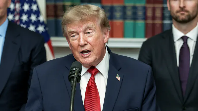 Trump signs order renaming Lake Ontario ‘Lake America’