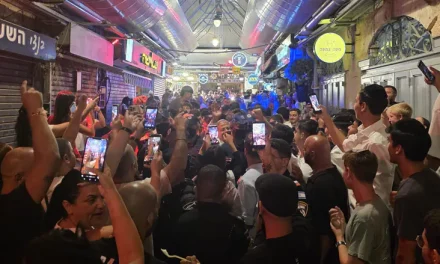 Watch: Ben Gvir dances with revelers at Jerusalem Market