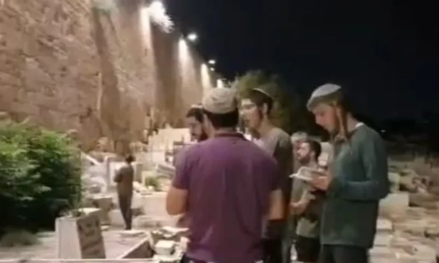 Jewish prayer returns to Temple Mount’s Eastern Wall