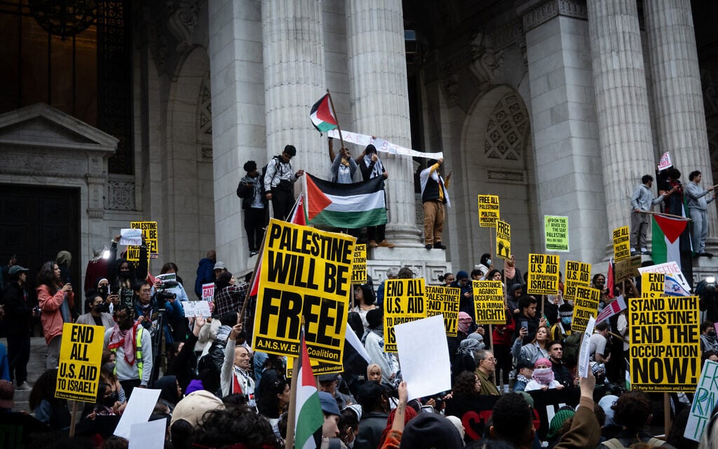 Jews at US teachers unions subject to discrimination, forced to self-censor: report