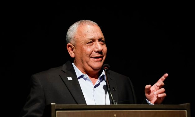 Eisenkot edges Netanyahu for PM suitability, Yashar bigger than Likud – poll
