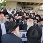 Bnei Brak Municipality allegedly blocked road with dumpsters before Shabbat in protest – report