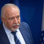 Liberman urges opposition to focus on Netanyahu government collapse rather than leadership fights
