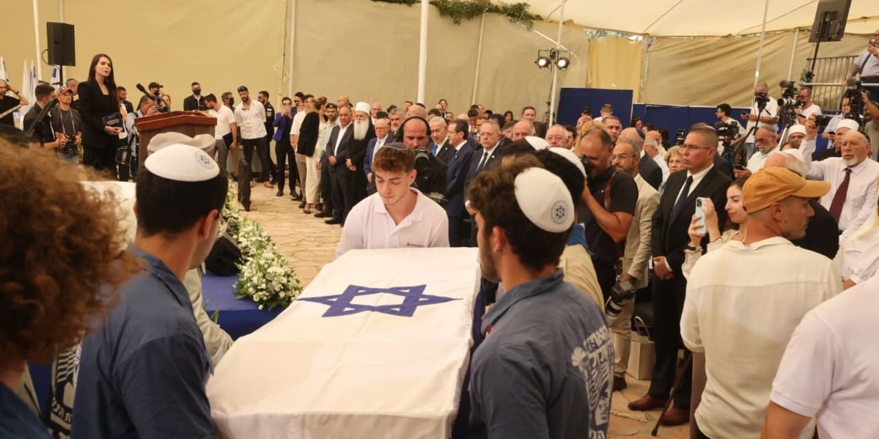 Herzl grandparents’ return to Mount Herzl reveals Zionism’s roots through generations – editorial