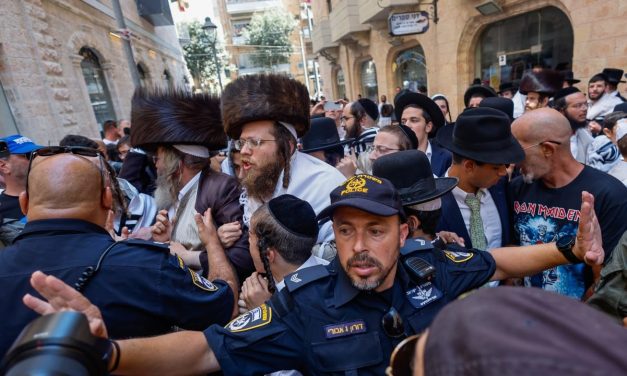 Haredi demonstrators, counterprotestors clash at sixth consecutive Shabbat protest of Basimta Cafe