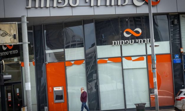 Man arrested for threats after bullets, knives, and red X’s placed at banks, supermarket