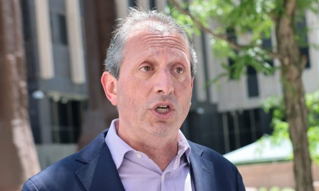 ‘Ballsack Zionist’: Jewish politician Lander insulted while protesting NYC Hindu nationalist event