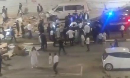 Haredim in Bnei Brak block cars from accessing secular neighborhood ahead of Sabbath