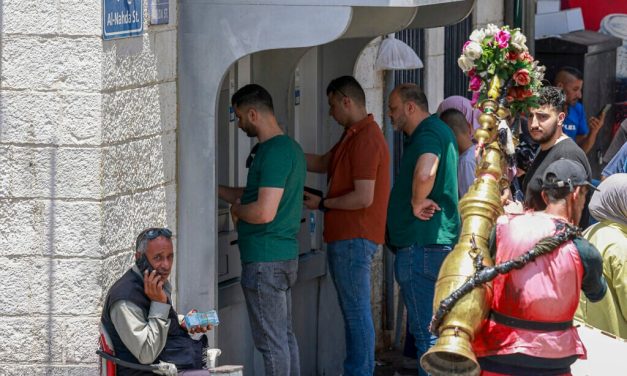 Palestinian banking crisis averted, as Israeli bank delays plan to halt collaboration