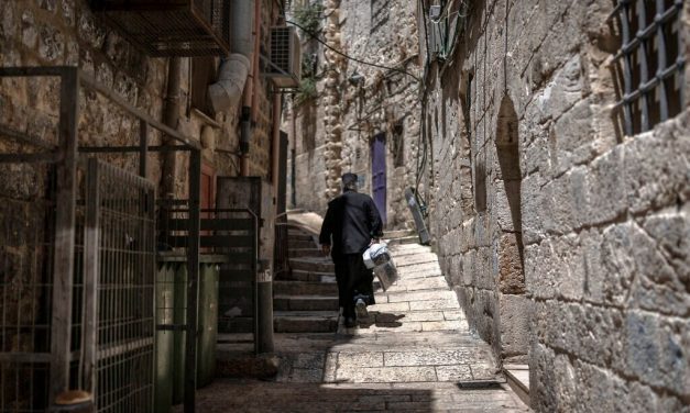 7 detained for spitting at church, vandalizing Muslim graves in Jerusalem Old City