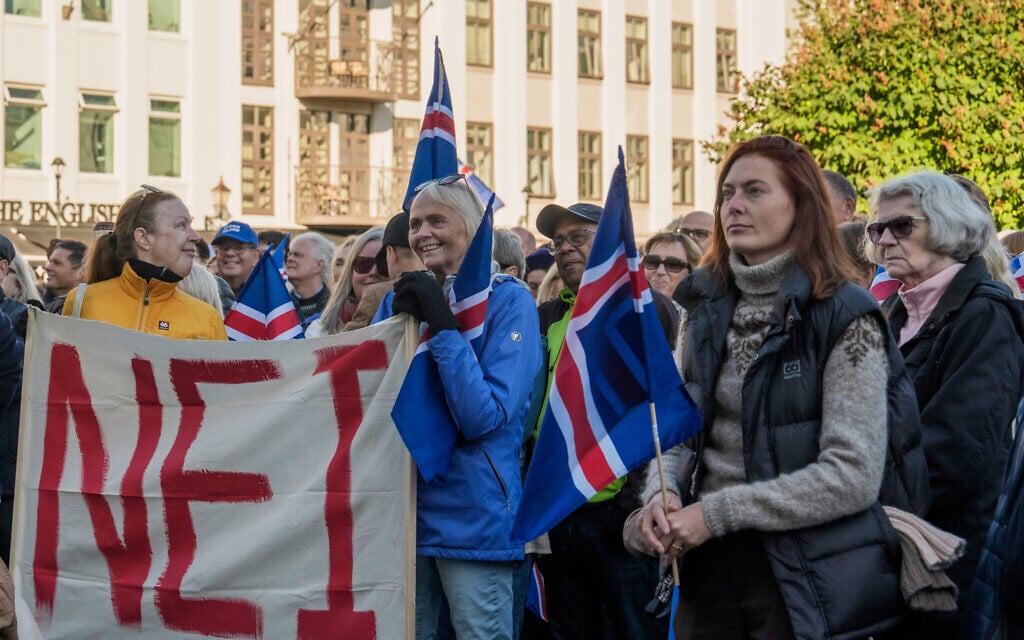 Icelanders vote no to restarting negotiations to join the European Union