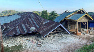 7.7 earthquake rocks Indonesia as residents flee homes