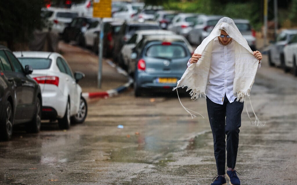 Israel braces for ‘unprecedented’ summer rain, potential flooding this weekend