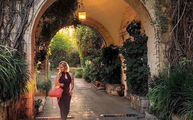 Sarah Tuttle-Singer | It takes a village — and the Peoples of Israel — to get me out of a dress.