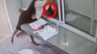 Lawyer suspected of smuggling cocaine to inmate during prison visit | Watch the security footage