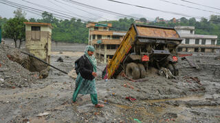 With hundreds dead and thousands missing, Nepal-Tibet flood nightmare may not be over