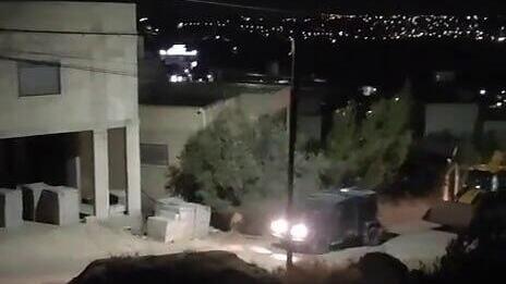 Israeli forces arrive in Qusra in the dead of night to evacuate Jewish  extremists