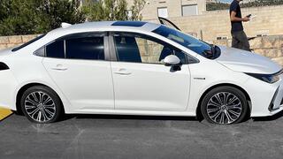 Israeli man accused of selling stolen cars, then stealing them back