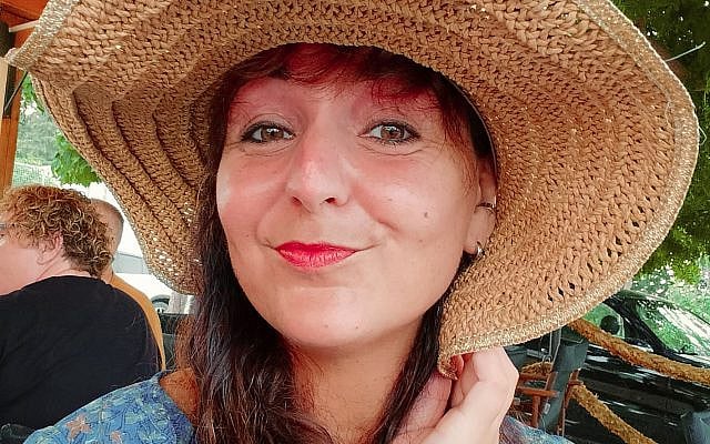 Dina-Perla Portnaar | Accept that another voice can exist beside our own
