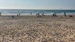 Tel Aviv suburb moves to keep outsiders off its beaches