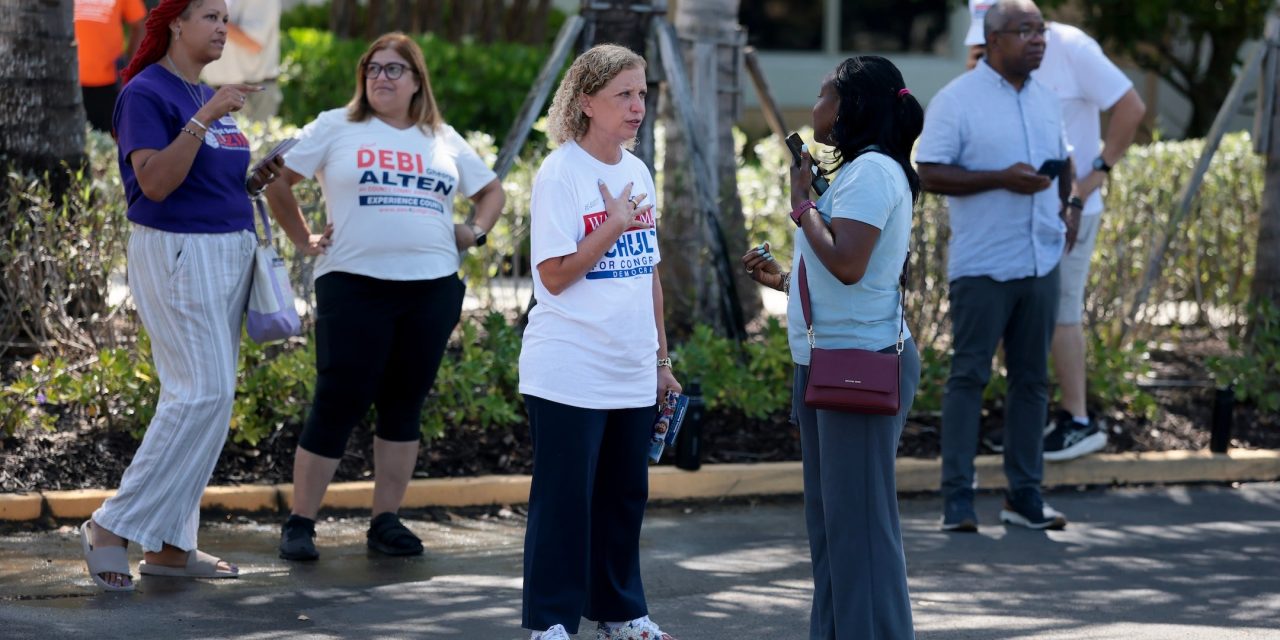 Wasserman Schultz wins Florida Democratic Primary