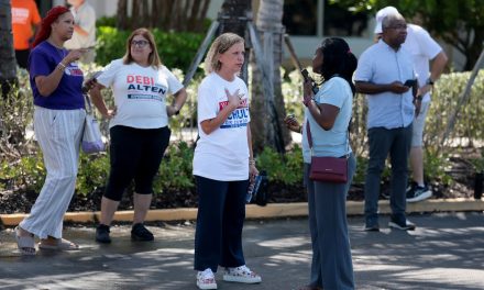 Wasserman Schultz wins Florida Democratic Primary