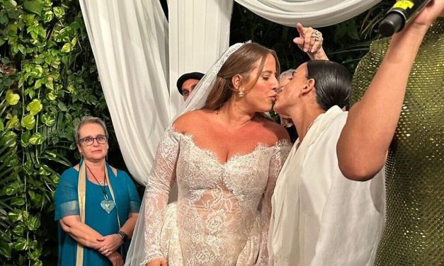 Former hostage Emily Damari marries food influencer Danielle Amit in emotional ceremony