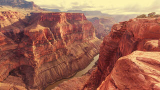 Flash floods hit Grand Canyon, at least 20 hikers missing