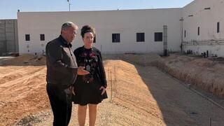 Ministers tour ‘Crocodile Alcatraz’ site, vow to continue construction despite court order