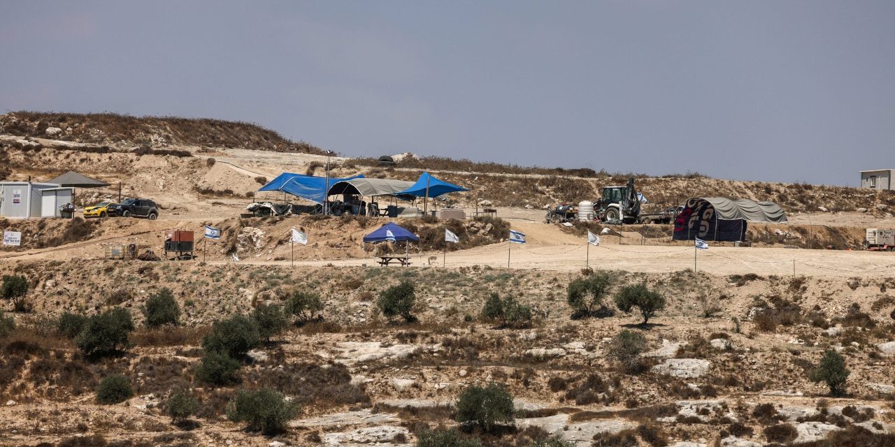 Palestinian stabs Jewish teenager near Nablus