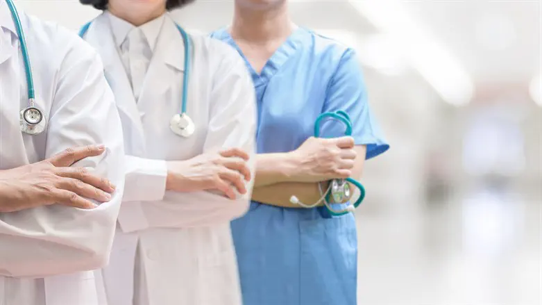 Survey: 94% surge in number of doctors who left Israel within 3 years