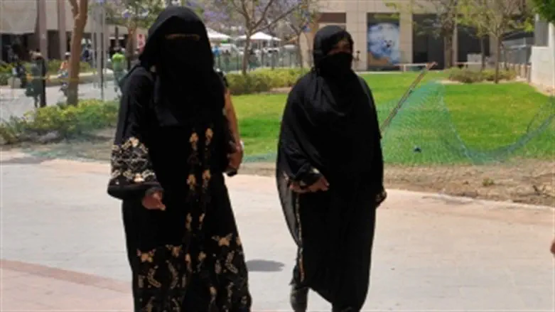 Italy bans burqas and niqabs in schools, limits students with poor Italian