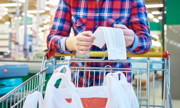 Holiday shopping frenzy: Israelis flock to the stores