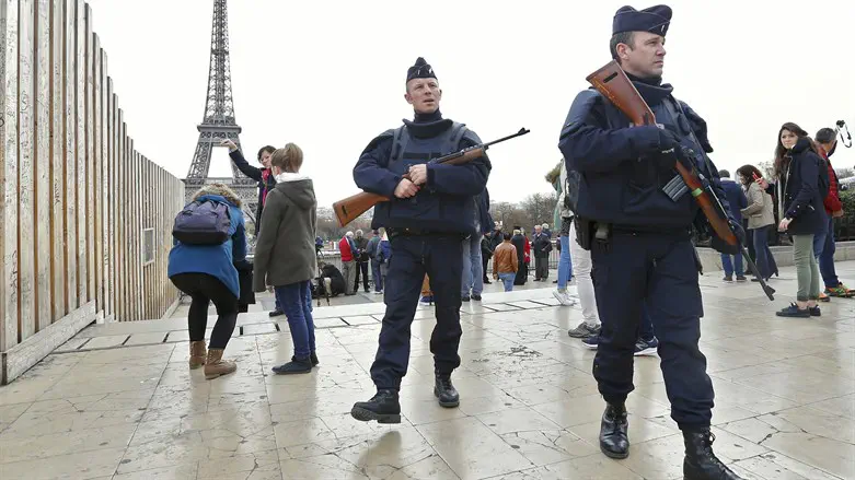 Fear in Paris hotel: Elderly Israeli woman attacked in her sleep