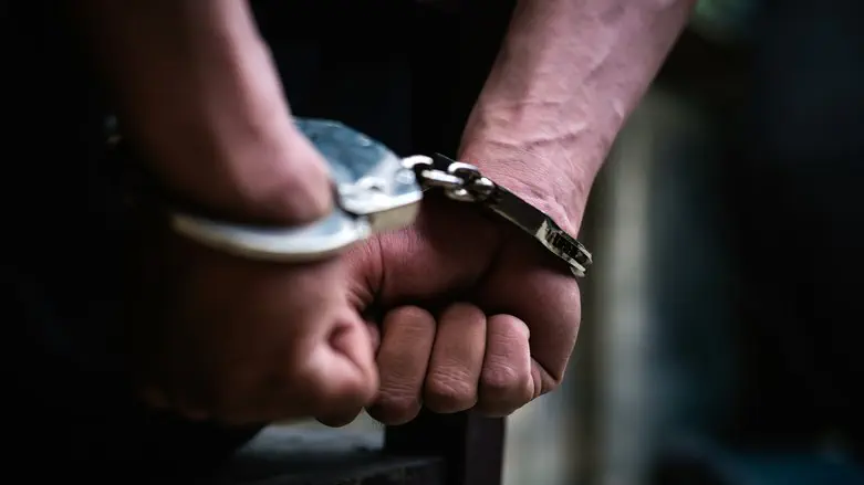 Israeli indicted for working with foreign intelligence agents