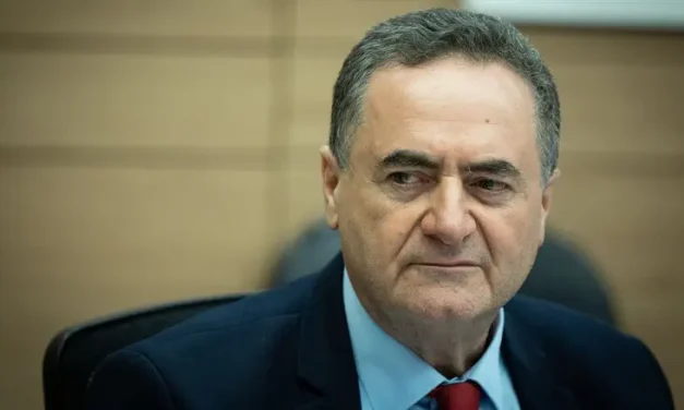 Defense Minister threatens Hamas leaders abroad