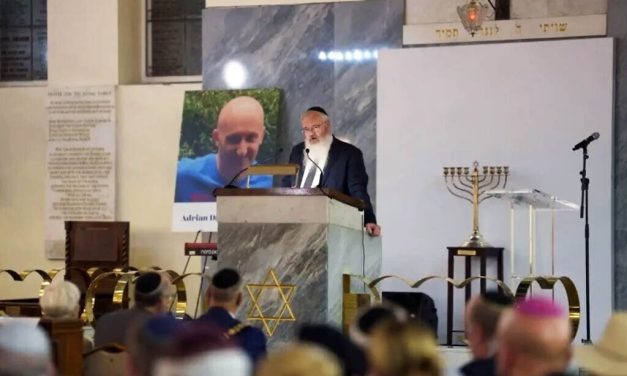 Manchester synagogue marks one year since deadly Yom Kippur terror attack