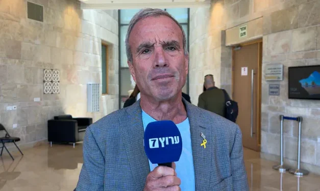 Stern slams Ohana in resignation letter: You turned the Knesset into a tool for incitement