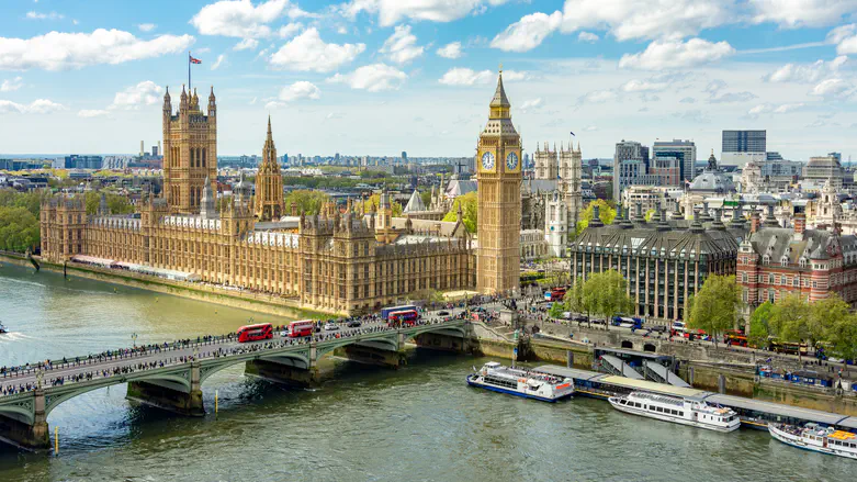 ‘You should join the dots’: TV host erupts at UK defense chief after suspected terror plot
