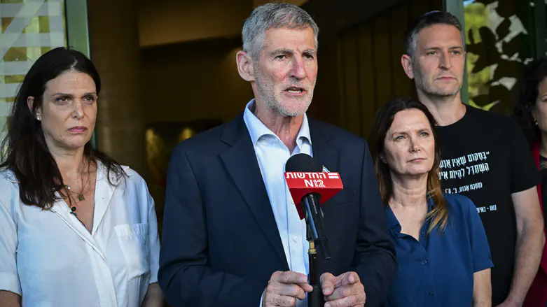 Yair Golan to Arab public: If you don’t vote, Netanyahu will be Prime Minister
