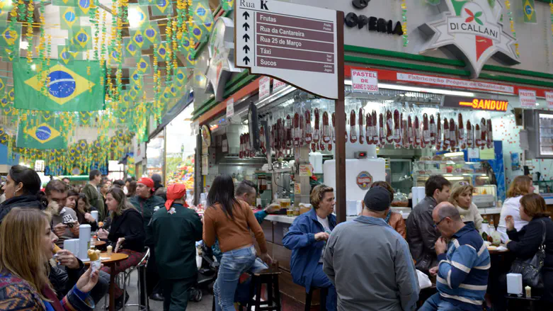 Elections in Brazil on Jewish holiday; thousands demand extending voting hours
