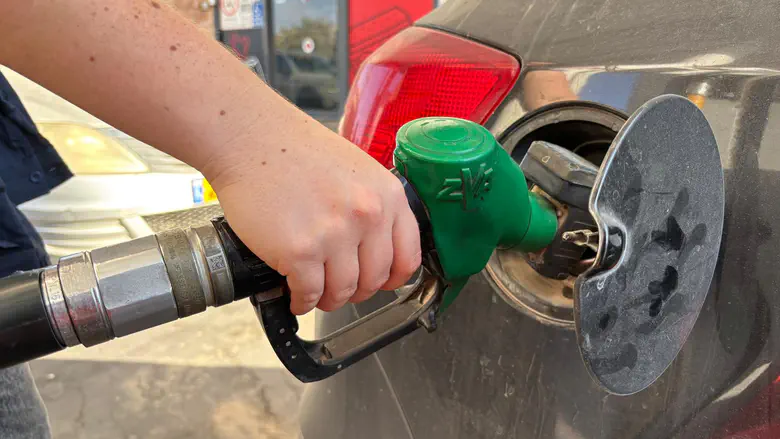 Fuel prices to hit record high overnight