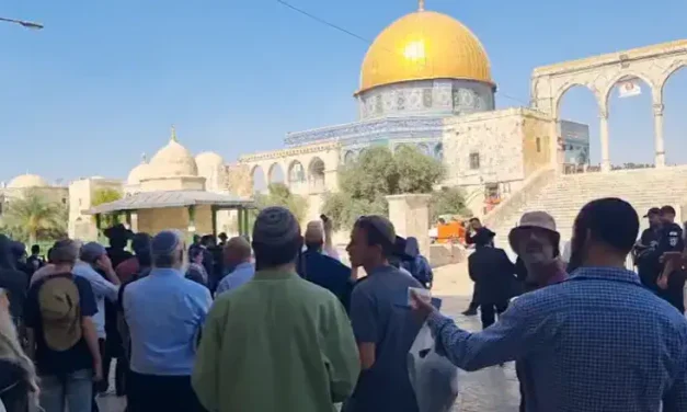 Watch: “Lecha Dodi” sung on the Temple Mount