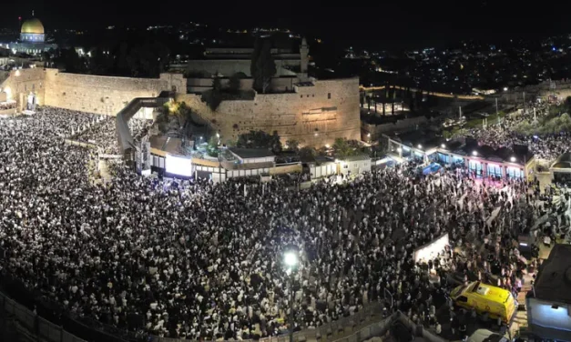 More than 50,000 attend Selichot prayer service at Western Wall