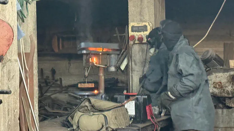 IDF smashes 30 weapons workshops in Shechem