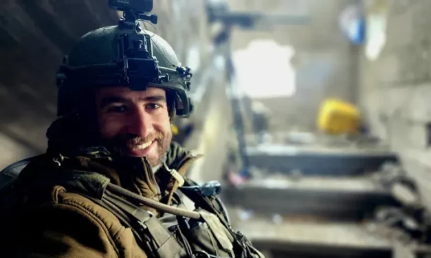 Daughter sings for fallen father in moving tribute one month after he fell in Lebanon