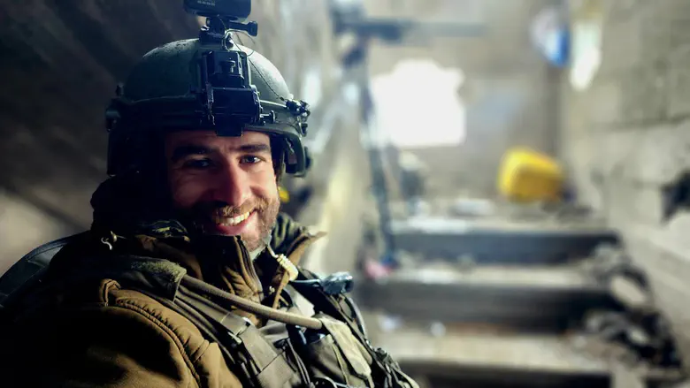 Daughter sings for fallen father in moving tribute one month after he fell in Lebanon